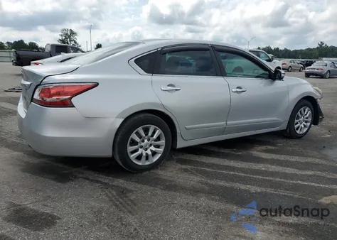 2015 Nissan Altima 2.5 из США, поврежденный, VIN 1N4AL3AP7FN311273